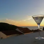 Artistic Sunset Apartament *