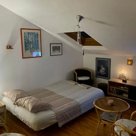 Artistic Sunset Apartment *